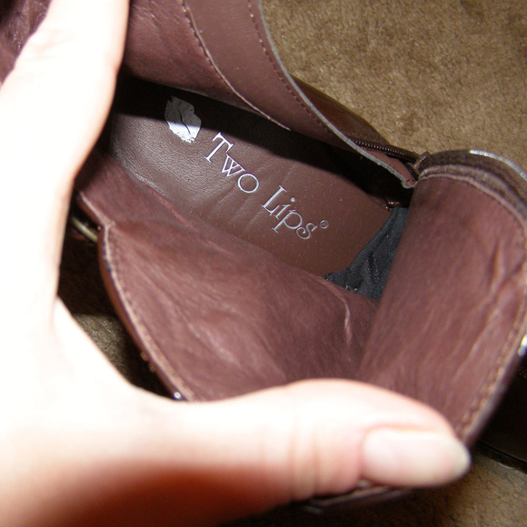 NEW size 9 Brown TWO LIPS ankle Boots Patent Leath - Picture 6 of 8